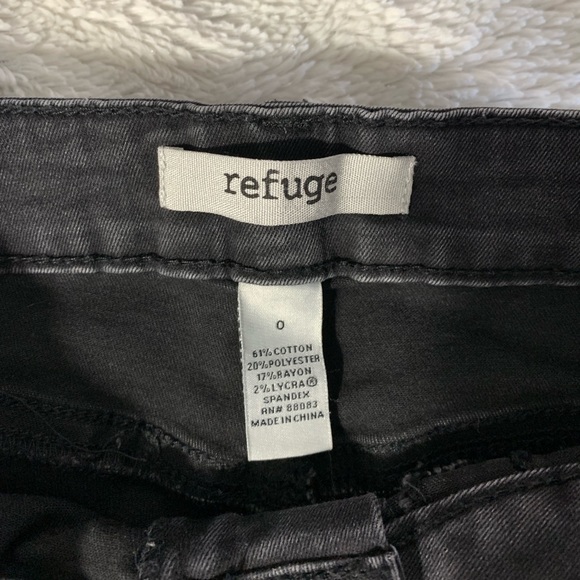 Refuge distressed jeans. - Picture 5 of 5